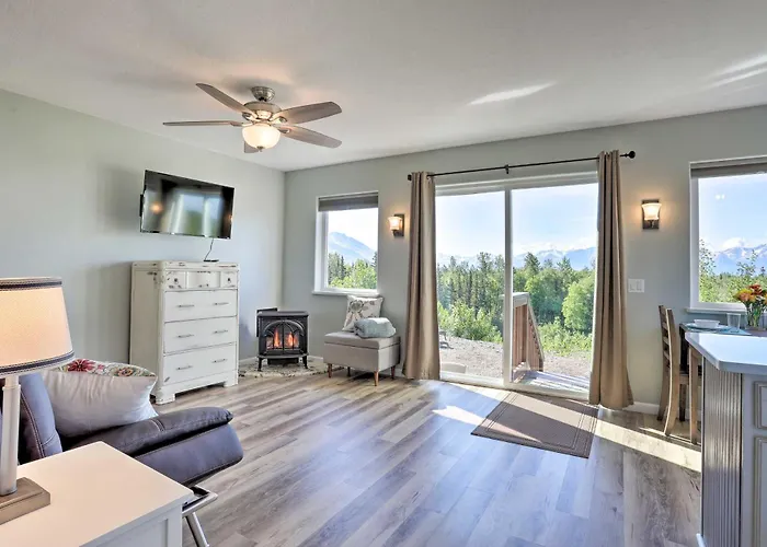 Secluded Palmer Home With Mountain Views!